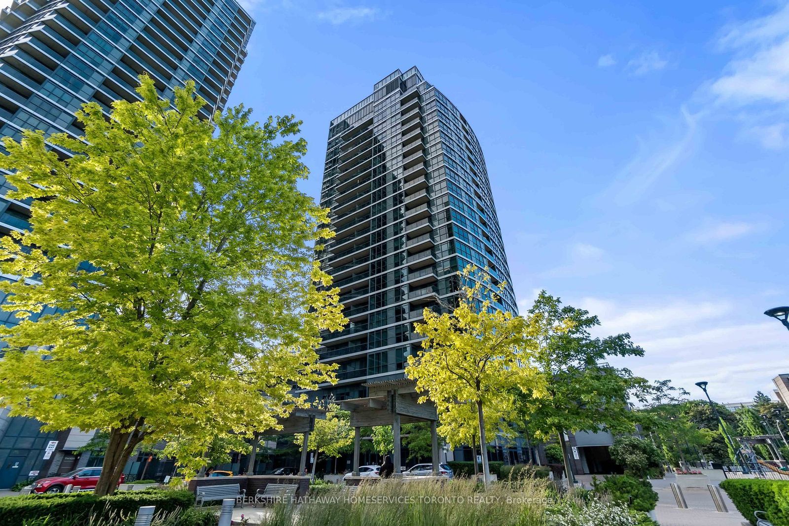 Condominium residence at 1 Valhalla Inn Road, Suite 1305 in Toronto
