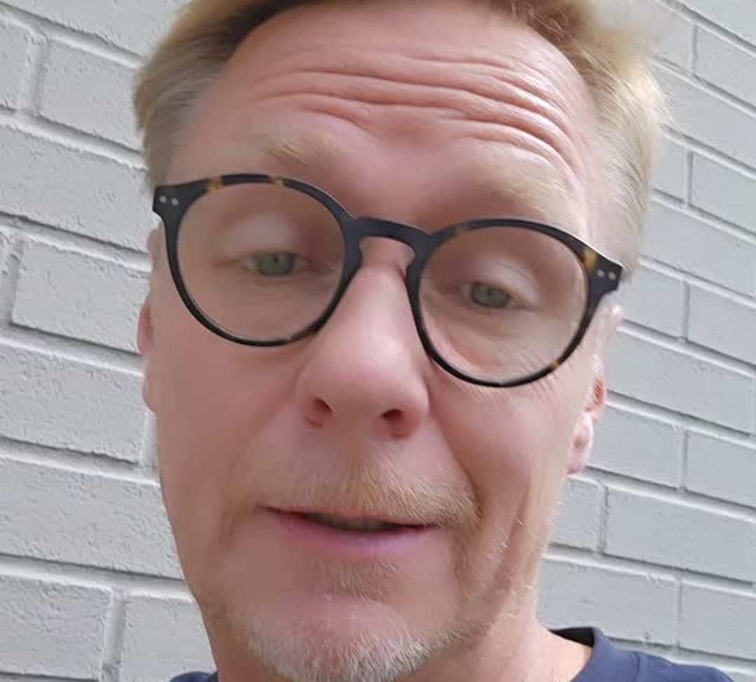 Still from Jim Emilson's video: The Agent Who Prices Below What You Want to Hear