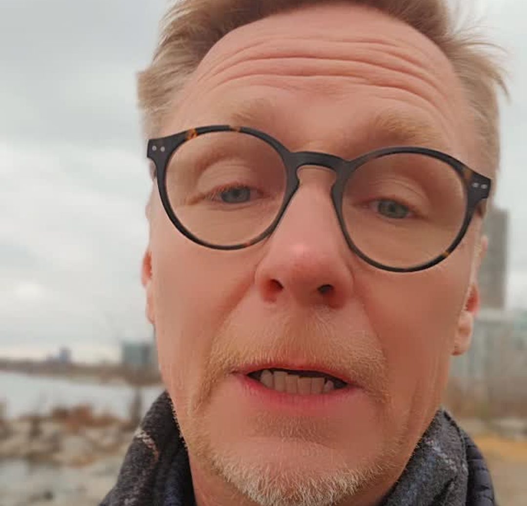 Still from Jim Emilson's video: Sellers, Do Not Stay Home During Showings