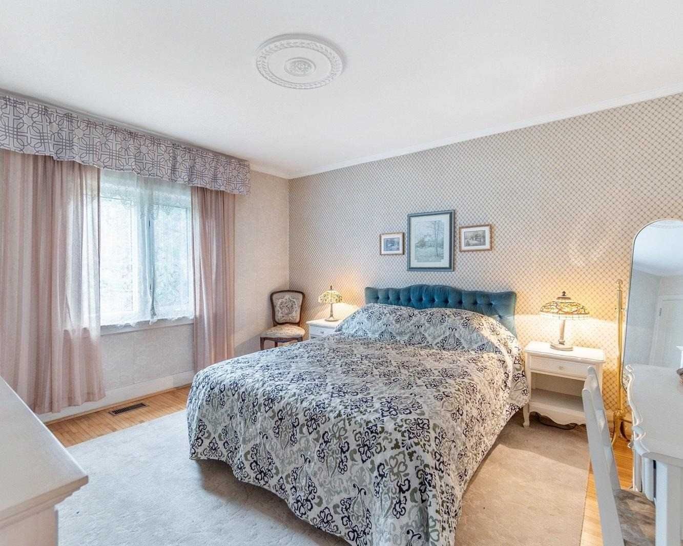 Bedroom with bay window